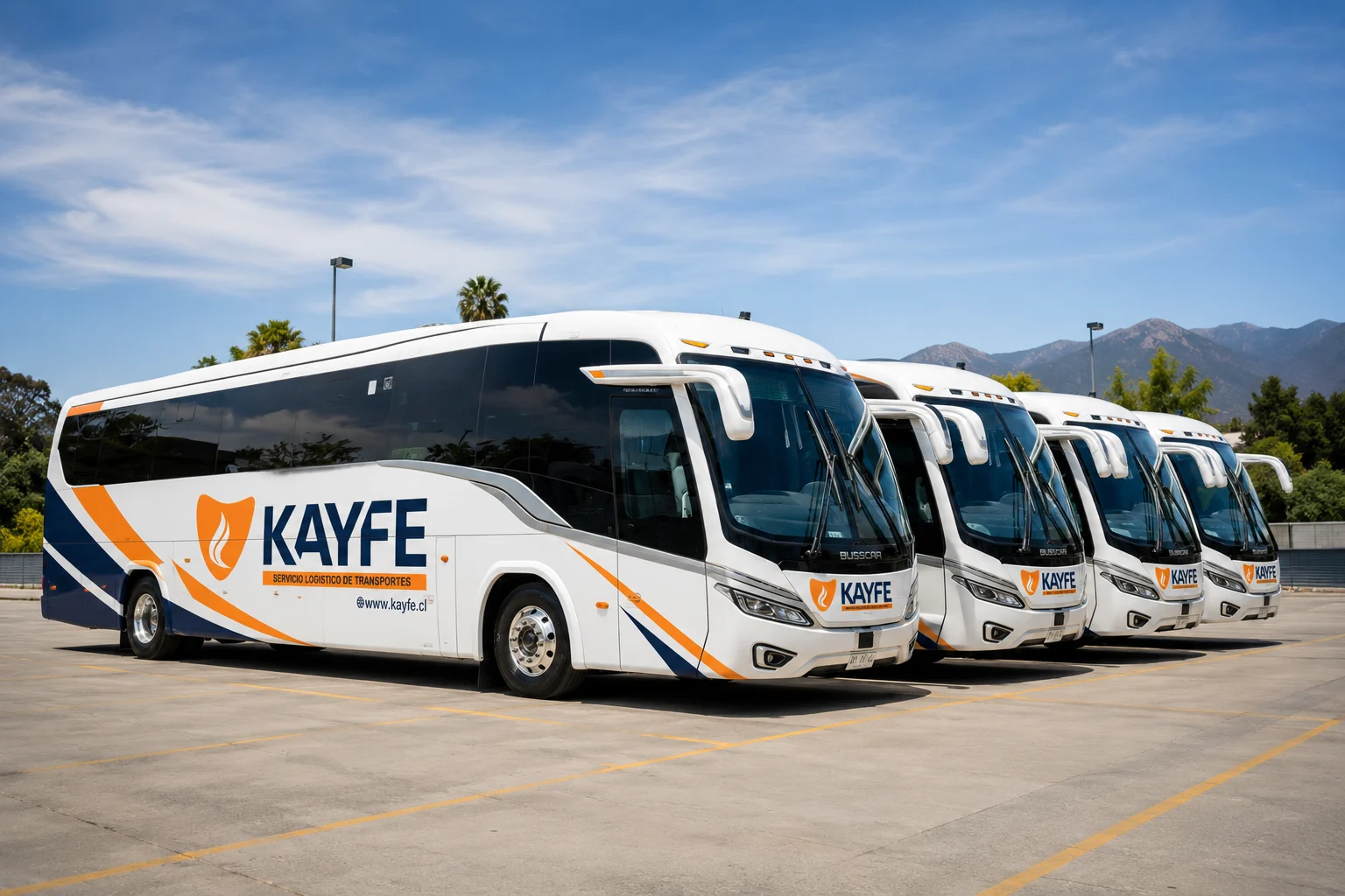 Flota de buses Kayfe para transporte de pasajeros y minería